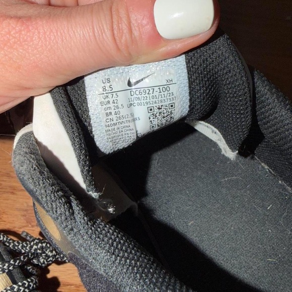 Nike Zoom KD 11 “Giannis Antetokounmpo” white and gold basketball trainers - Picture 4 of 6